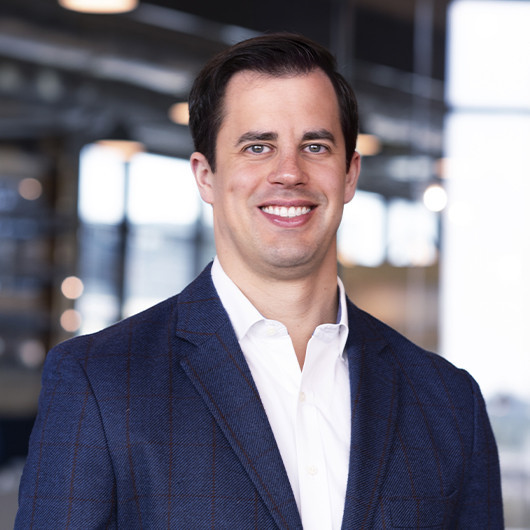 Headshot photo of Spencer Kelly