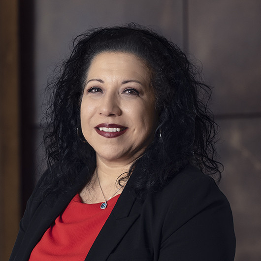 Headshot photo of Lynn Diaz